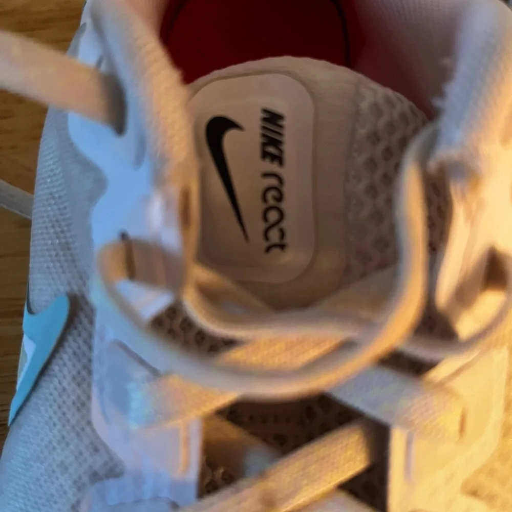 Nike Legend React Women’s Athletic Shoes - Picture 6 of 7